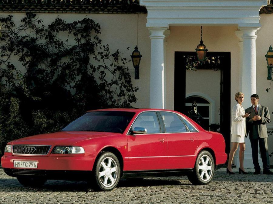  Audi S8 (D2) 1996 года  (фото 7 из 14)